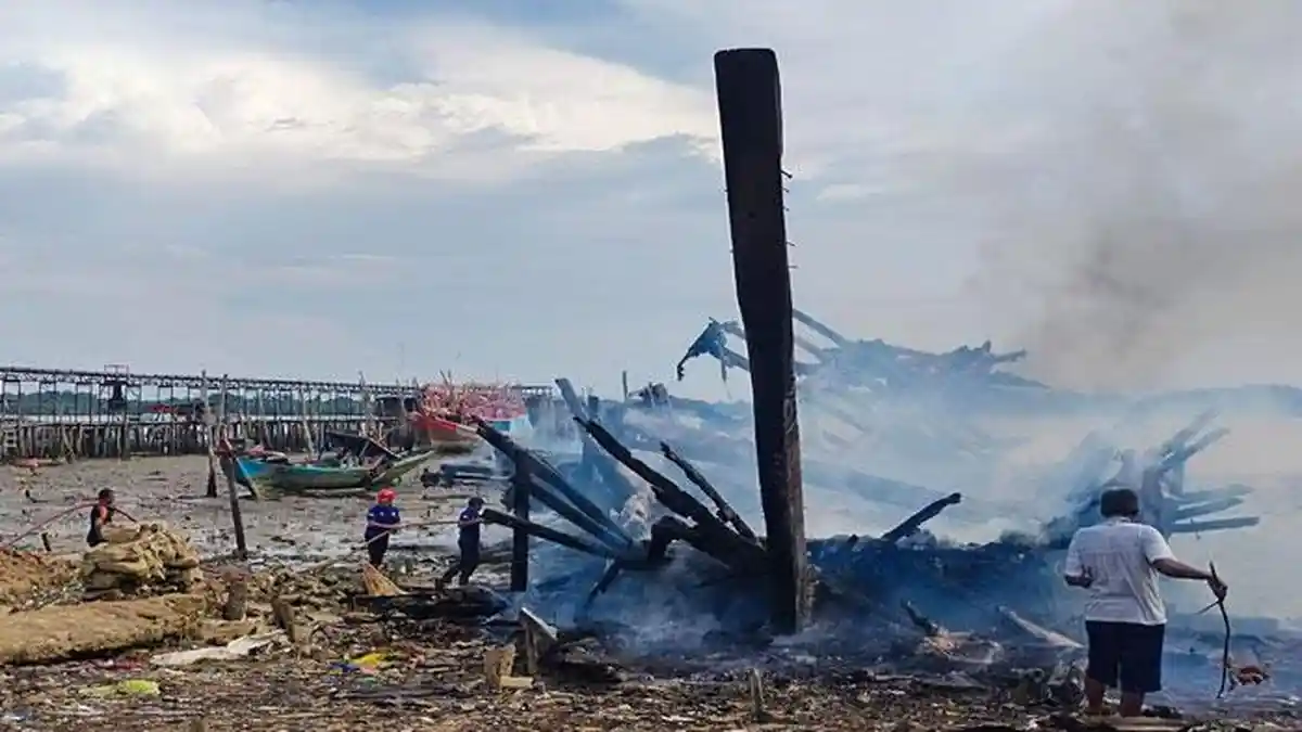 Polisi Ungkap Penyebab Satu Unit Kapal di Karimun Sengaja Dibakar Pemiliknya