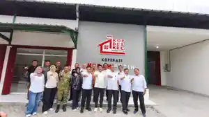 bupati-subandi-saat-sidak-di-kdmp.jpg