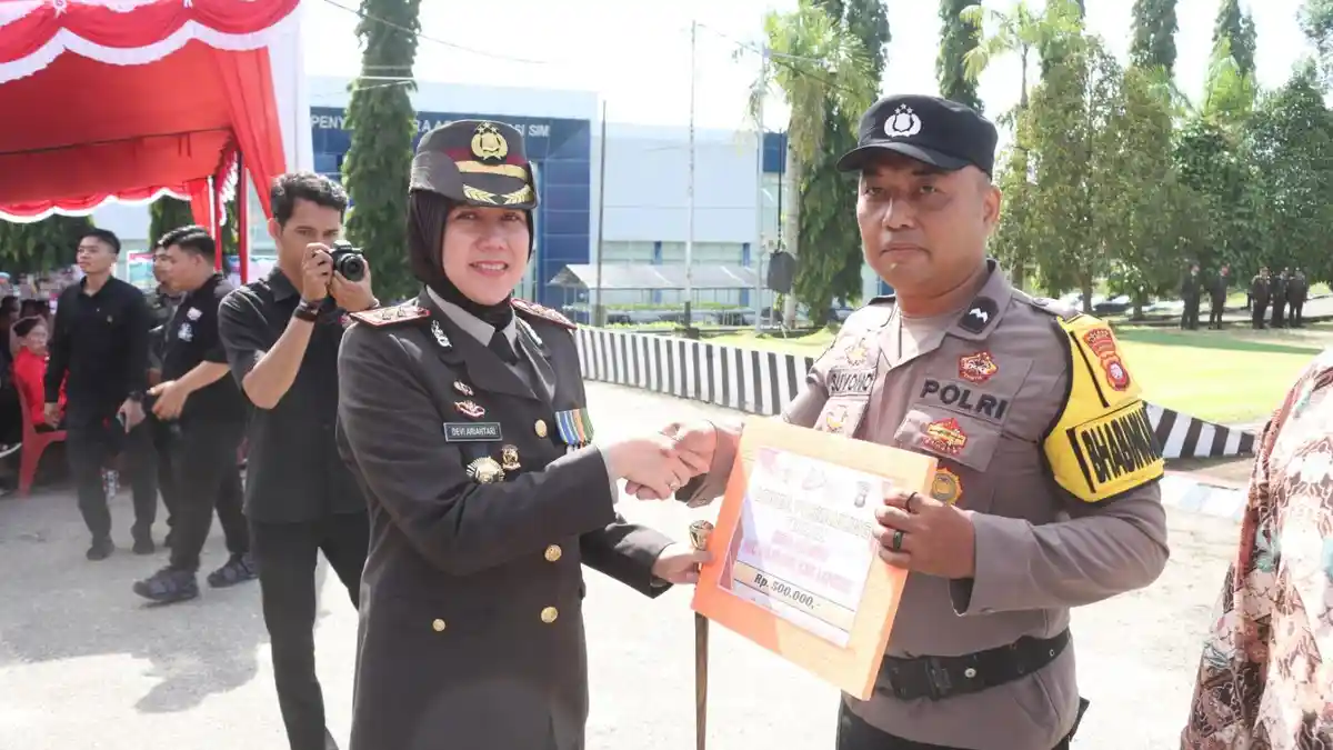Hari Bhayangkara ke-80, Polres Landak Gelar Upacara dan Pembagian Piagam Pemenang Beragam Perlombaan - Tribunpontianak.co.id