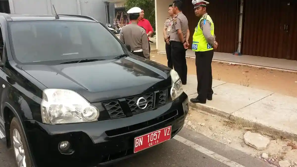 Mobil Dinas Ketua DPRD Basel Dihentikan Polisi Saat Operasi Zebra