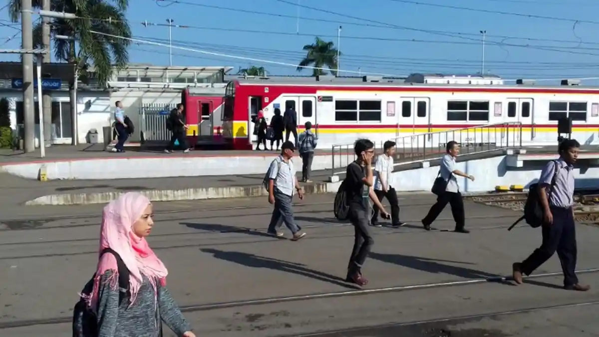 PT. KAI Terapkan Sistem Berhenti Luar Biasa Pada 4 November, Ini Jadwal Kereta yang Dialihkan