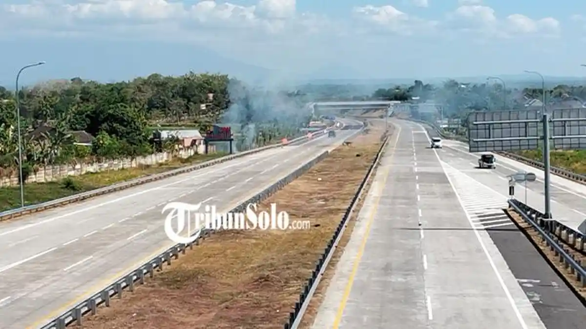 Peringatan Polres Boyolali soal Pembakaran Jerami di Pinggir Tol: Sebabkan Kecelakaan, Berefek Hukum