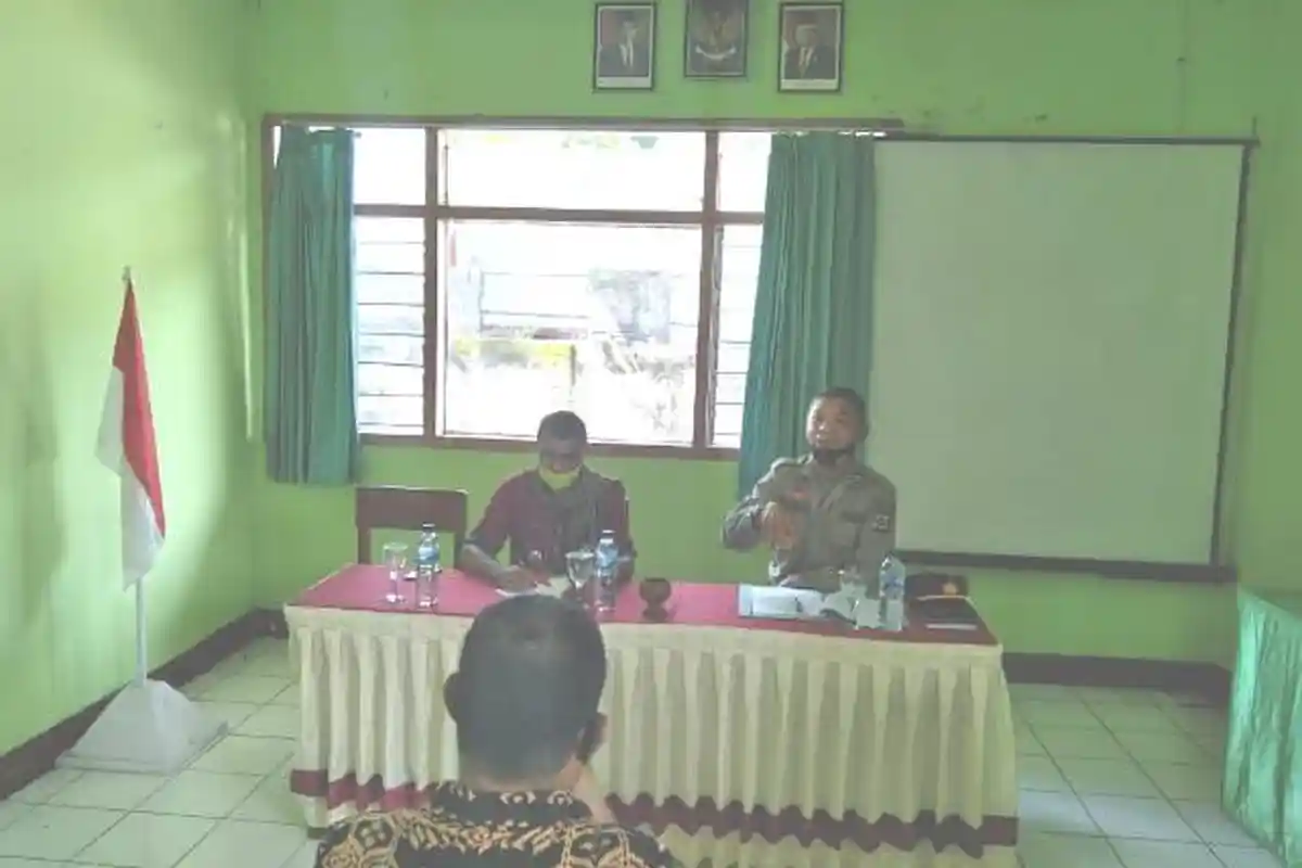 Di Sikka, Awali Tugas, Camat Alok Bahas Kampung Tangguh, DBD dan ASF, Ini Tujuannya