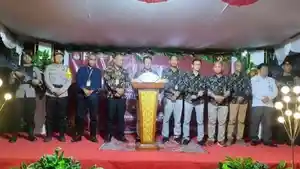Ketua-KPU-Rote-Ndao-didampingi-Komisioner.jpg