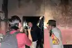 Personel Polres Melawi Olah TKP Kebakaran Rumah di Kecamatan Nanga Pinoh dan Ungkap Penyebabnya