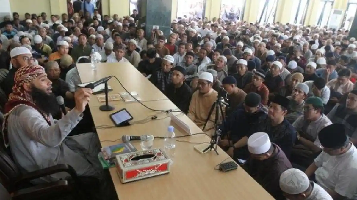 PROFIL Ustaz Syafiq Riza Basalamah, Ini Alasan Lengkap GP Ansor Bubarkan Kajiannya di Surabaya