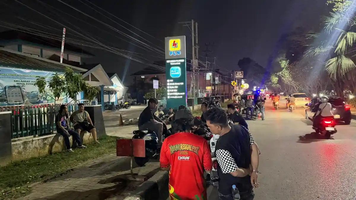 Geram byarpet, warga Kukar geruduk kantor PLN Tenggarong