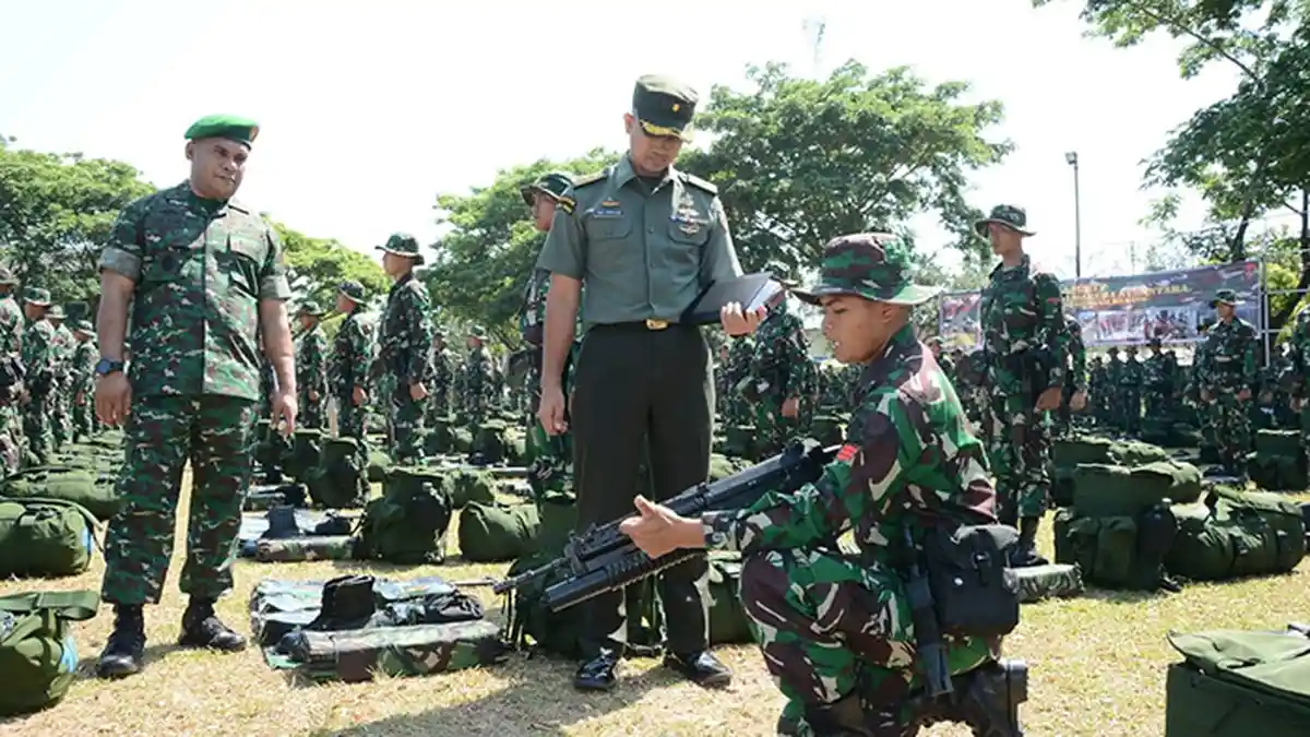 Dikirim ke Perbatasan RI-Timor Leste Oktober Nanti, Mabes TNI AD Cek Perlengkapan Yonif Mekanis 741