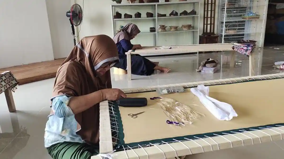 Mengenal Tudung Manto Warisan Budaya Lingga Tak Lekang Zaman