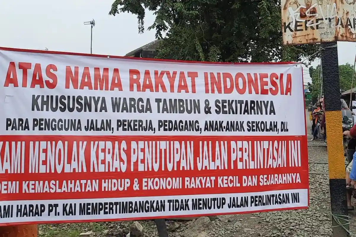 Tolak Penutupan Perlintasan KA Liar di Jalan Yapink, Warga Mekarsari Ancam Demo Stasiun Tambun