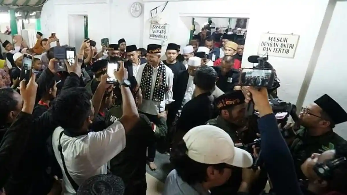 Ziarah ke Makam Sultan Maulana Hasanuddin, Ganjar: Kita Belajar Banyak Soal Toleransi