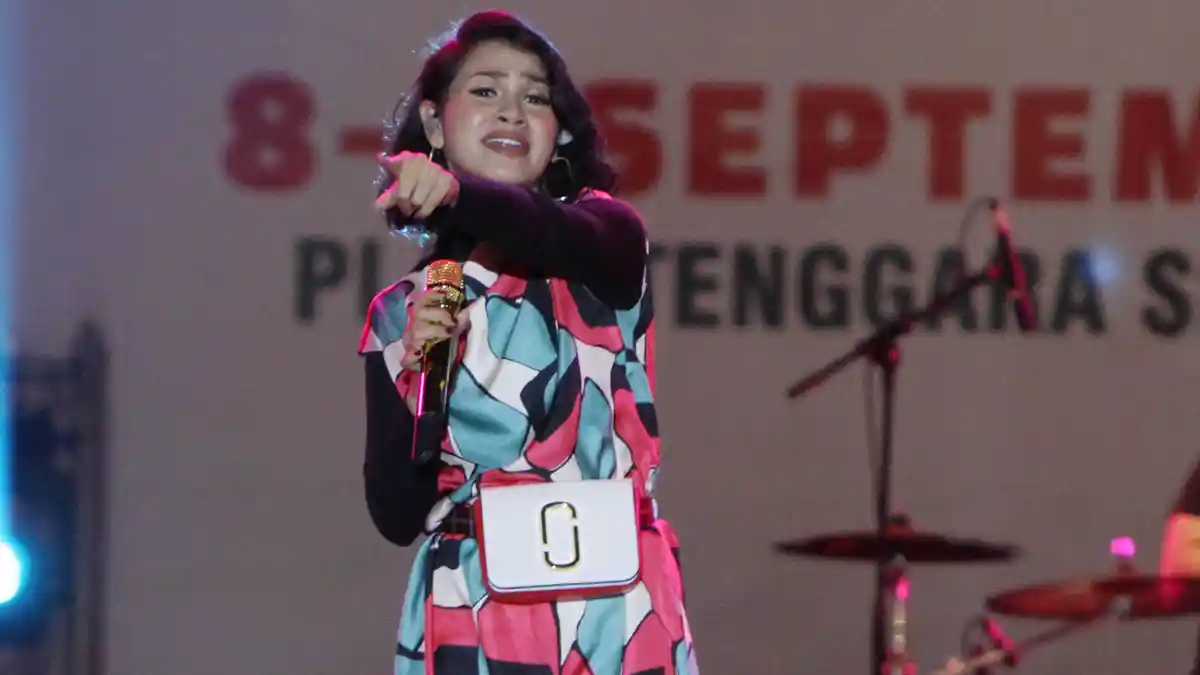 Intip Cantiknya Andien Aisyah dalam Balutan Baju Adat Bali