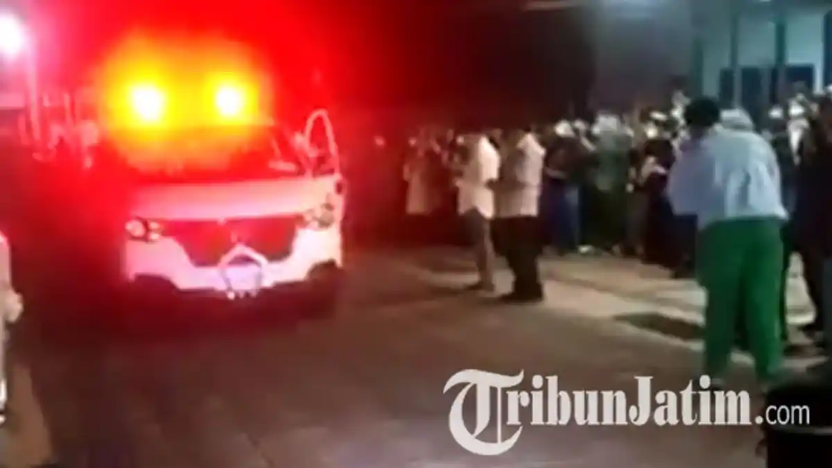 NEWS VIDEO - Detik-detik Pelepasan Jenazah Dokter RSUD Sidoarjo Meninggal Positif Covid-19