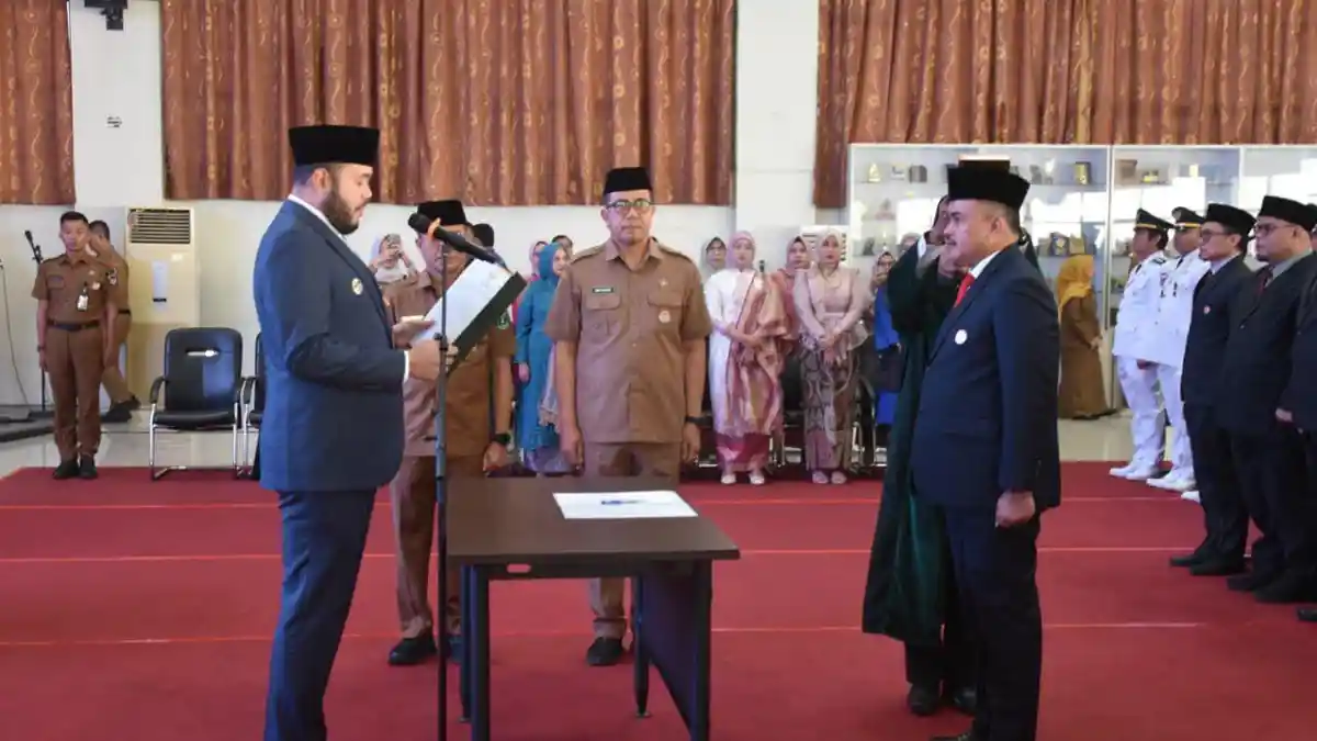Fadly Amran Lantik Raju Minropa Jadi Sekda Kota Padang, 170 Pejabat Ikut Dilantik