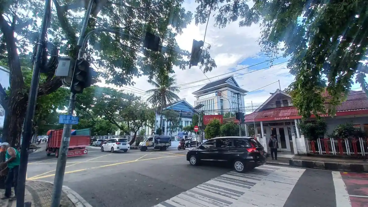 Waspada! Traffic Light di Jalan Sultan Hairun - Ambon Masih Rusak hingga Usai Lebaran