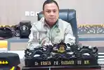 Erwin-Saragih-saat-diwawancarai-media-di-ruang-kerjanya-Kamis-23102025.jpg