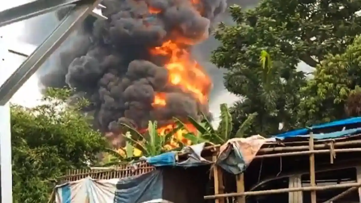 Api Kebakaran Pabrik Tiner di Curug Masih Berkobar Dua Jam, Enam Mobil Damkar Dikerahkan