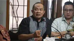 1Wakil-Ketua-DPRD-Provinsi-Jawa-Barat-Iwan-Suryawan-saat-berkunjung-ke-Kantor.jpg