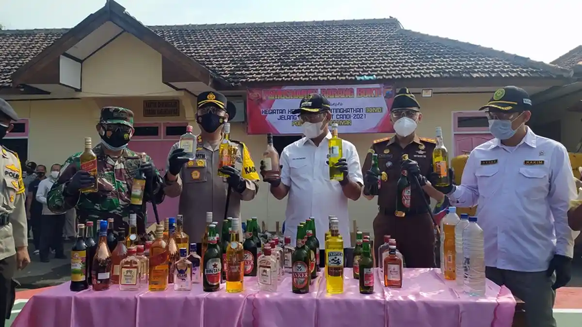 Semua Miras Sitaan Digilas Gunakan Stum, Hasil Operasi Cipta Kondisi Polres Karanganyar