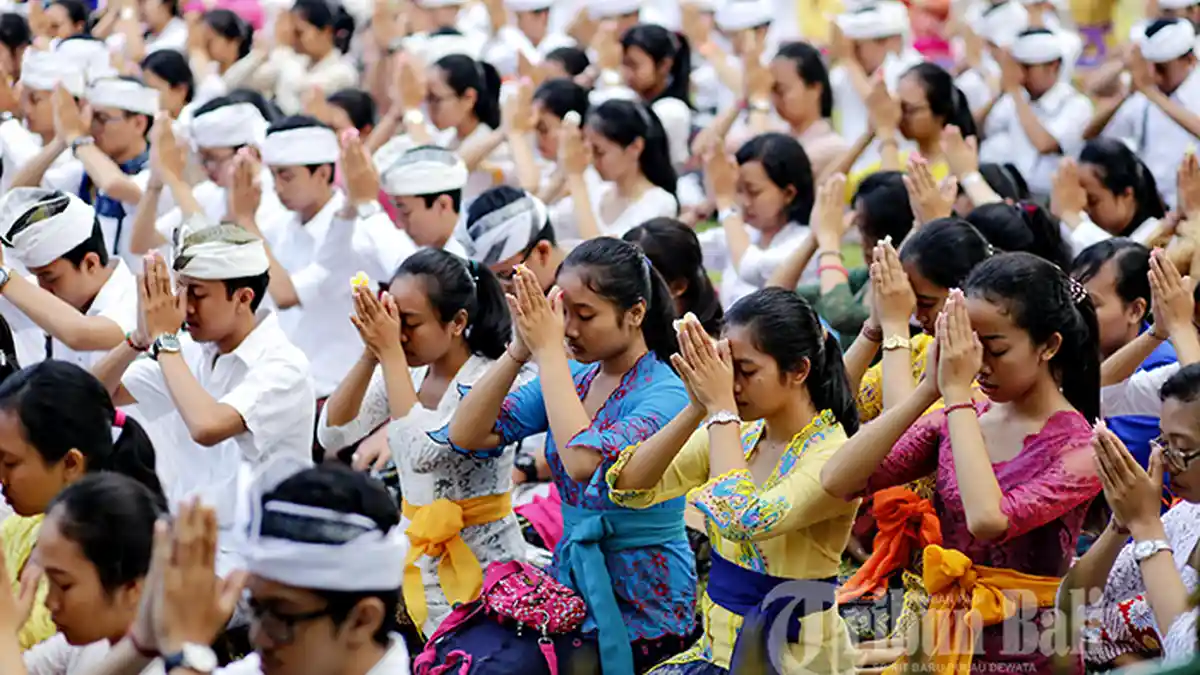 TRIBUN WIKI: 15 Doa Sehari-hari Menurut Hindu