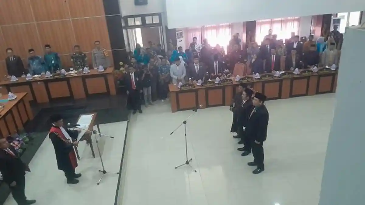 2 Anak Politisi Senior Sulteng Pimpin DPRD Palu, Golkar Absen