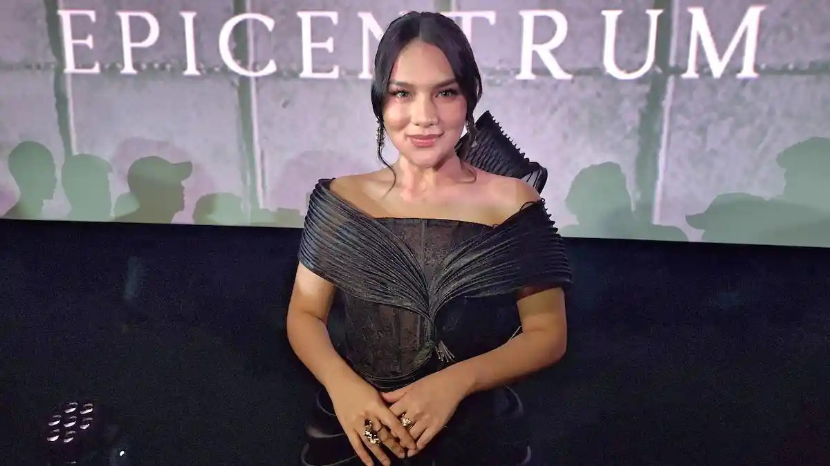 Davina Karamoy Grogi Beradegan Mesra dengan Arya Saloka