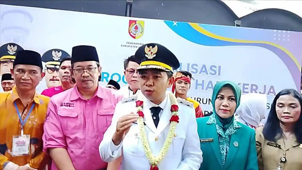 Bupati Fawait Turunkan Retribusi Pasar Tradisional Jember : Realisasi Program  100 Hari Kerja