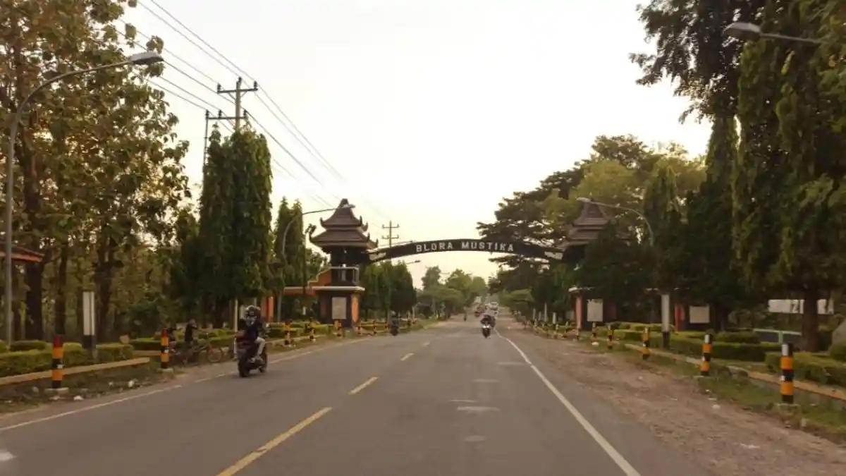 Prakiraan Cuaca Blora, Jumat 1 Juli 2022 Pagi Siang Malam Berawan Sore Berawan Tebal