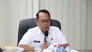 Sekda-Sulbar-Junda-Maulana-memberika-penjelasan-terkait-proses-seleksi-kepala-OPD.jpg