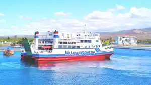 kapal-ferry-pelabuhan-kayangan.jpg