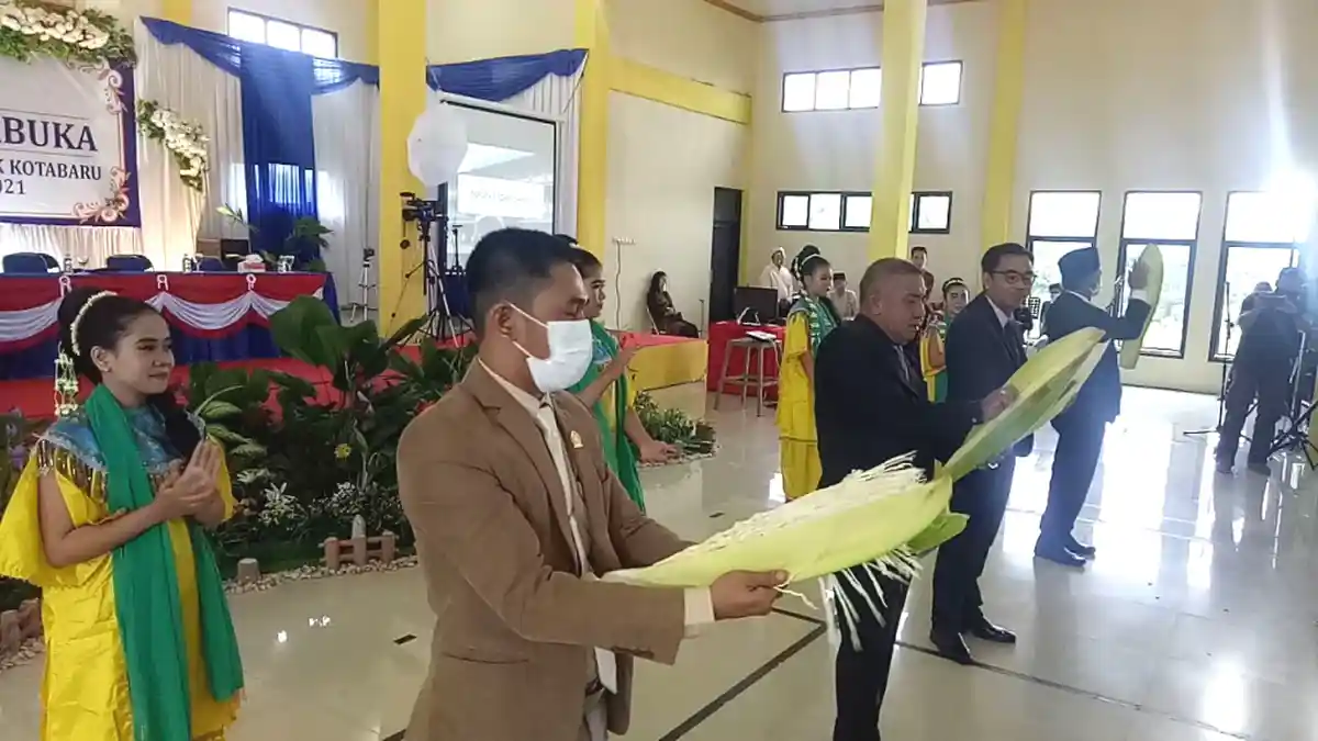 Hadiri Wisuda Politeknik, Begini Respons Sekretaris Komisi DPRD Kotabaru Rabbiansyah