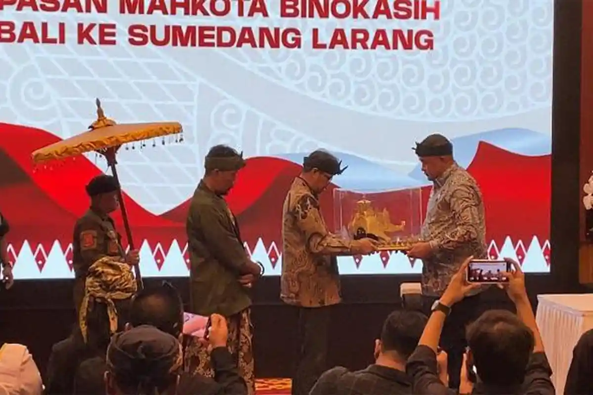 Lepas Mahkota Binokasih Kembali ke Keraton Sumedang Larang, Bupati Bogor Ngaku Sedih