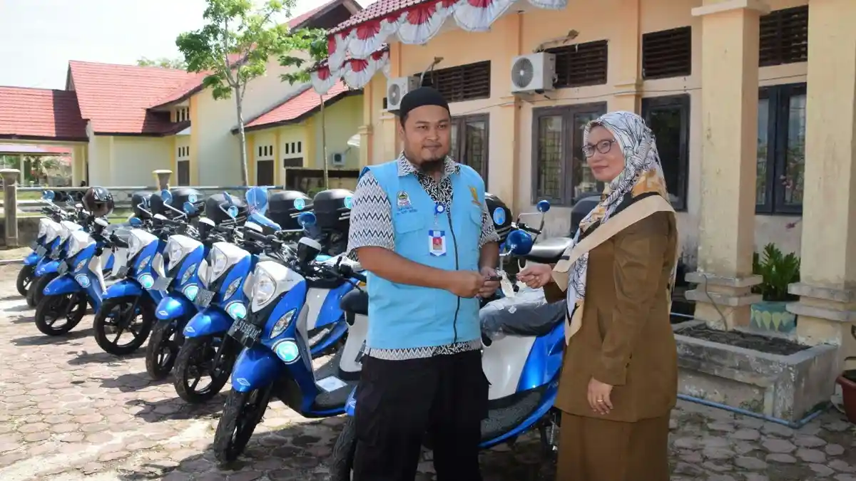 Petugas KB di Aceh Singkil Terima Kendaraan Sepmor Operasional