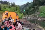 Camping-di-Tepi-Sungai-Bupati-H-M-Syukur-Serap-Aspirasi-Masyarakat.jpg