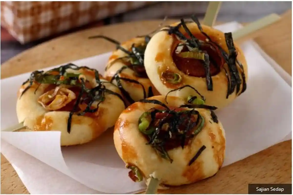 Resep Menu Libur Lebaran Praktis Sajian Roti: Roti Sosis Unagi dan Pie Keju Sosis