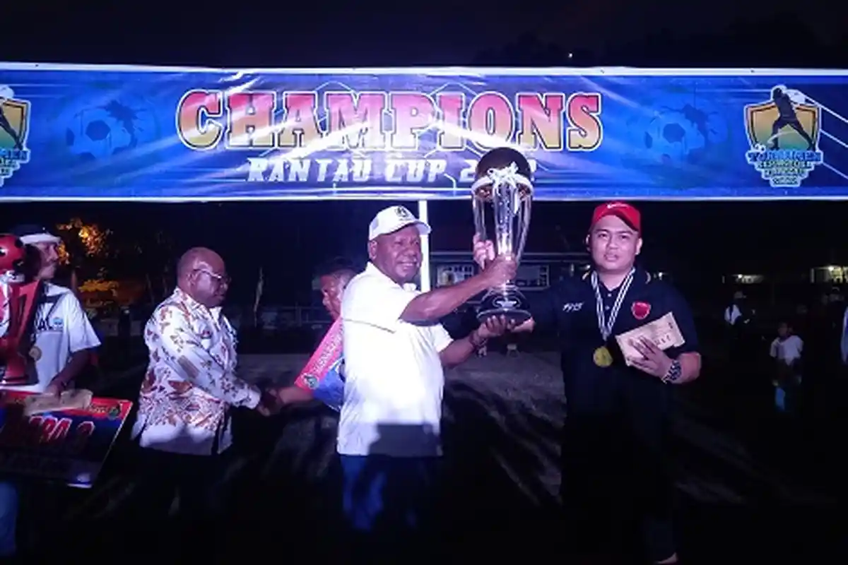 Pesan Haru Bupati Mathius Awoitauw di Turnamen Rantau Cup 2022: Olahraga Harus Dijunjung di Papua 