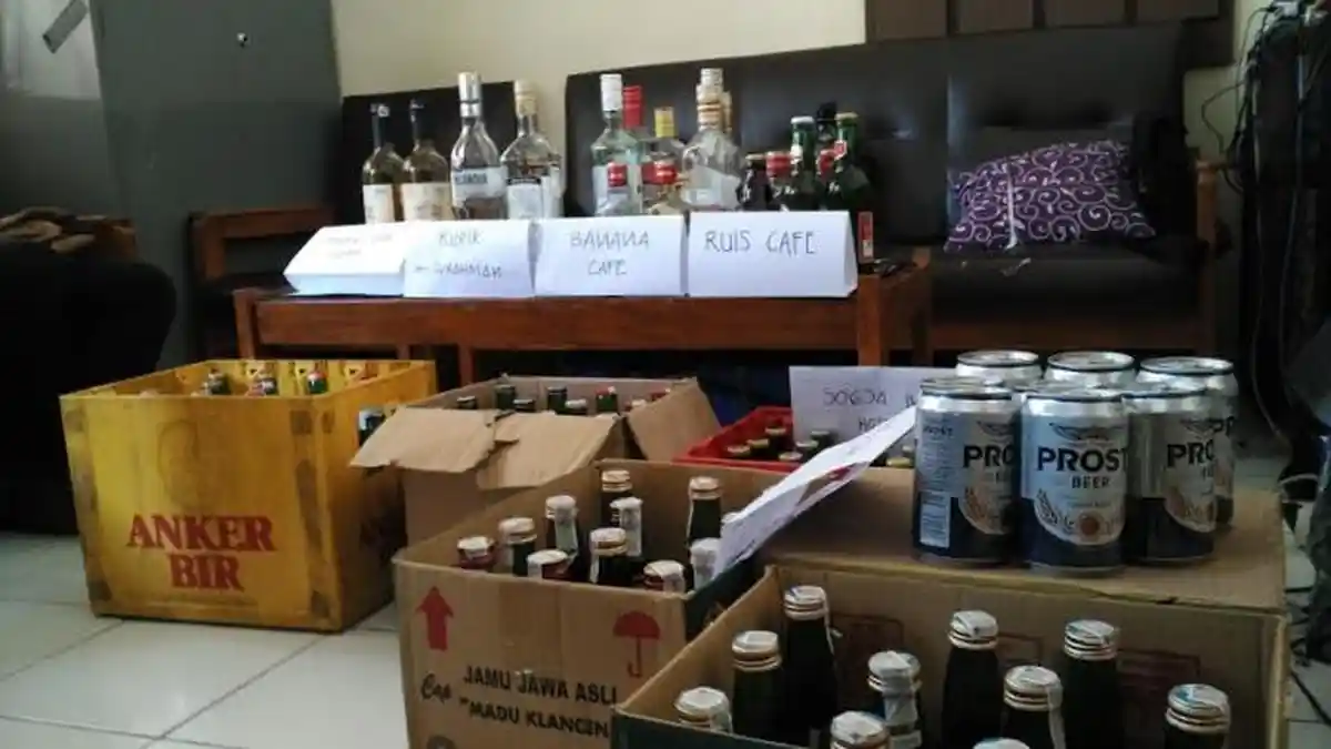 Satu Korban Miras Oplosan Kristis dan Alami Gangguan Penglihatan