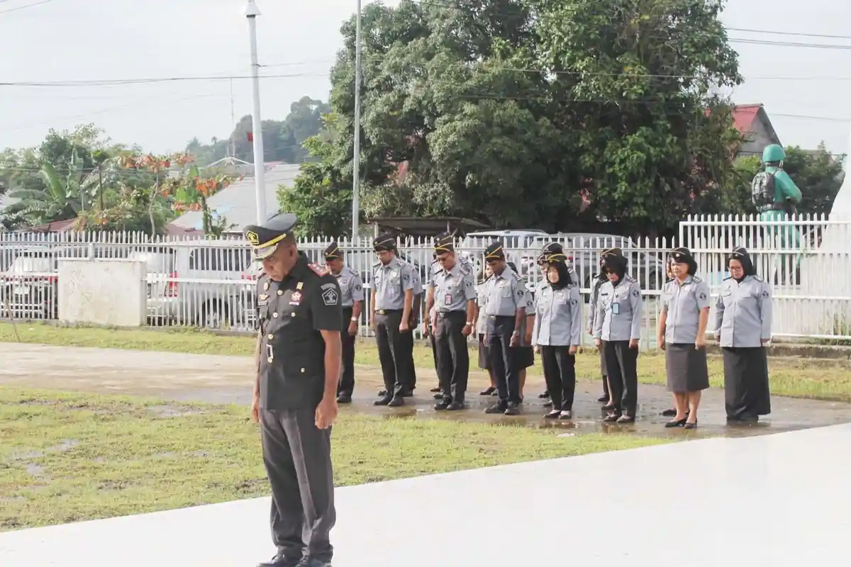 Hari Pengayoman ke-79, Imigrasi Gelar Upacara Tabur Bunga di TMP Tri Jaya Sakti Sorong