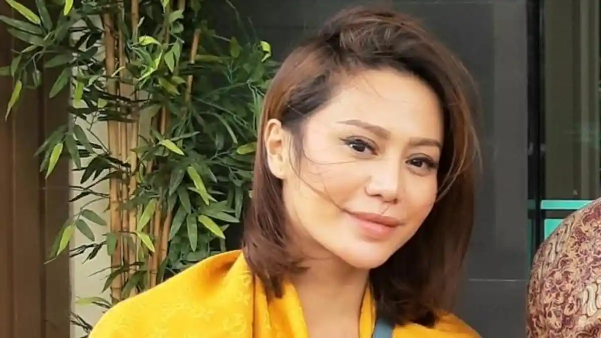 Vicky Zainal Enggan Umbar Masalah Rumahtangganya dengan  Mantan Suami