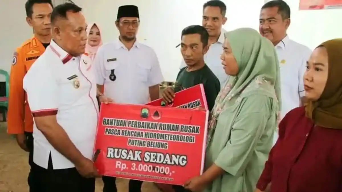 Pemkab Lampung Selatan Berikan Bantuan Rp 100 Juta Kepada 121 Warga Terdampak Puting Beliung