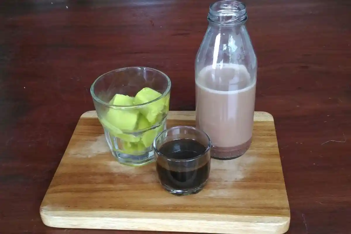 Tony Ramen Usung Minuman Unggulan Caffee Avocado Cube