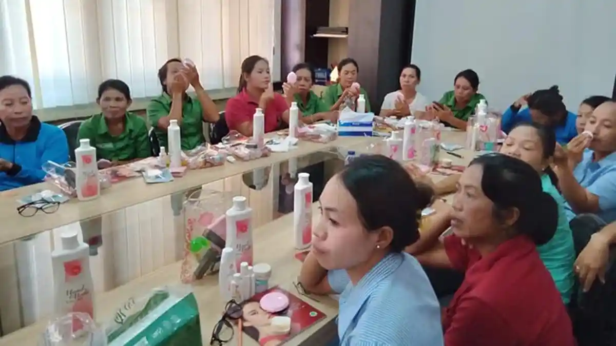 Karyawan Pengelola Pura Luhur Uluwatu dan Labuan Sait Ikuti Beauty Class Training