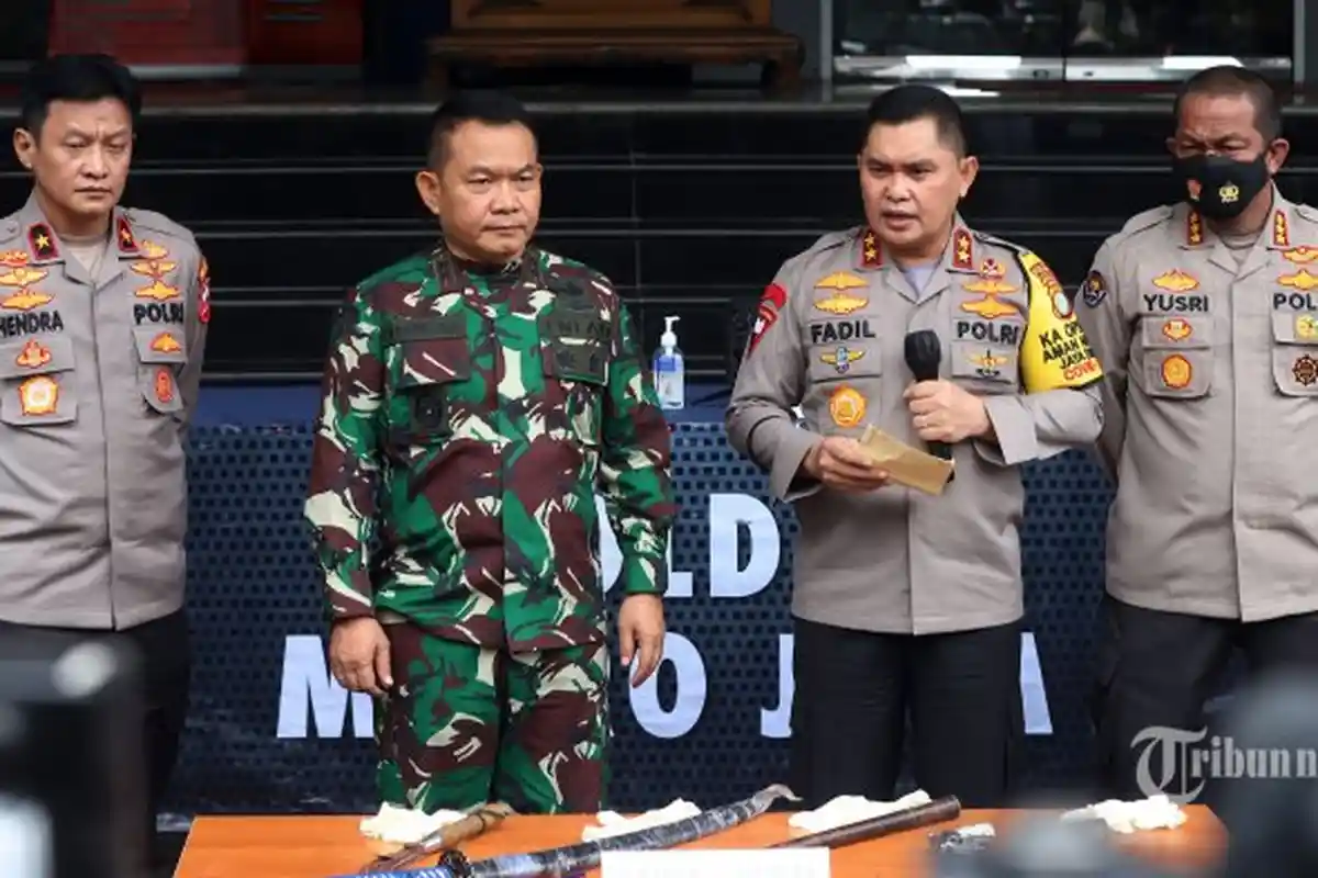 2 Polisi Tersangka Penembakan Pengawal Rizieq Shihab Masih Berstatus Polri, Bebas Masuk Kantor