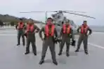 Pilot dan Crew Helikopter Panther HS-4209 TNI AL