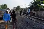 proses-olah-tkp-kecelakaan-di-rel-kereta-apisidoarjo.jpg