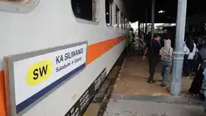 KA-Siliwangi-dengan-relasi-Cipatat-Sukabumi.jpg