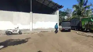 Kopdes-Desa-Kaloran-dibangun-di-jalan-umum.jpg