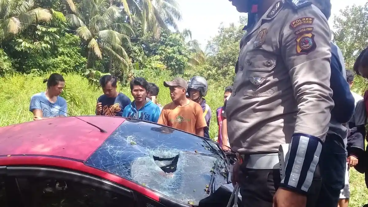 Lakalantas di Jalan Trans Sulawesi Desa Popontolen, Pasutri Meninggal Dunia