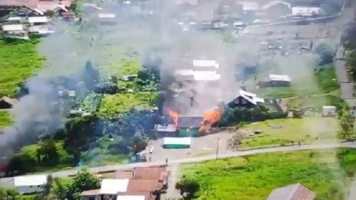 Puncak Jaya Mencekam, Konflik Pilkada Pecah hingga Aktivitas Lumpuh: Rumah Dibakar