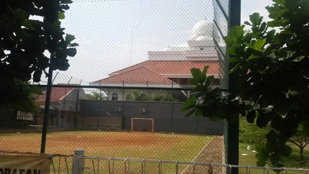 Alvin Faiz Bermain Bola di Lapangan Belakang Rumah Usai Resepsi